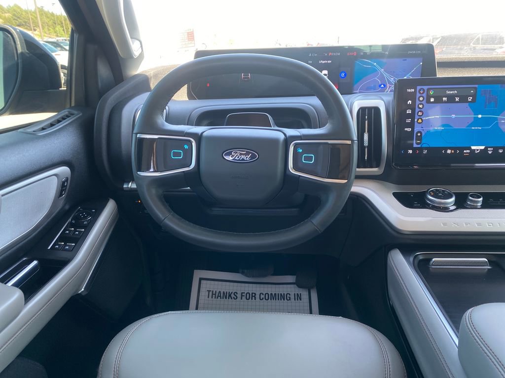 Used 2025 Ford Expedition Max Active AWD/4WD image 22
