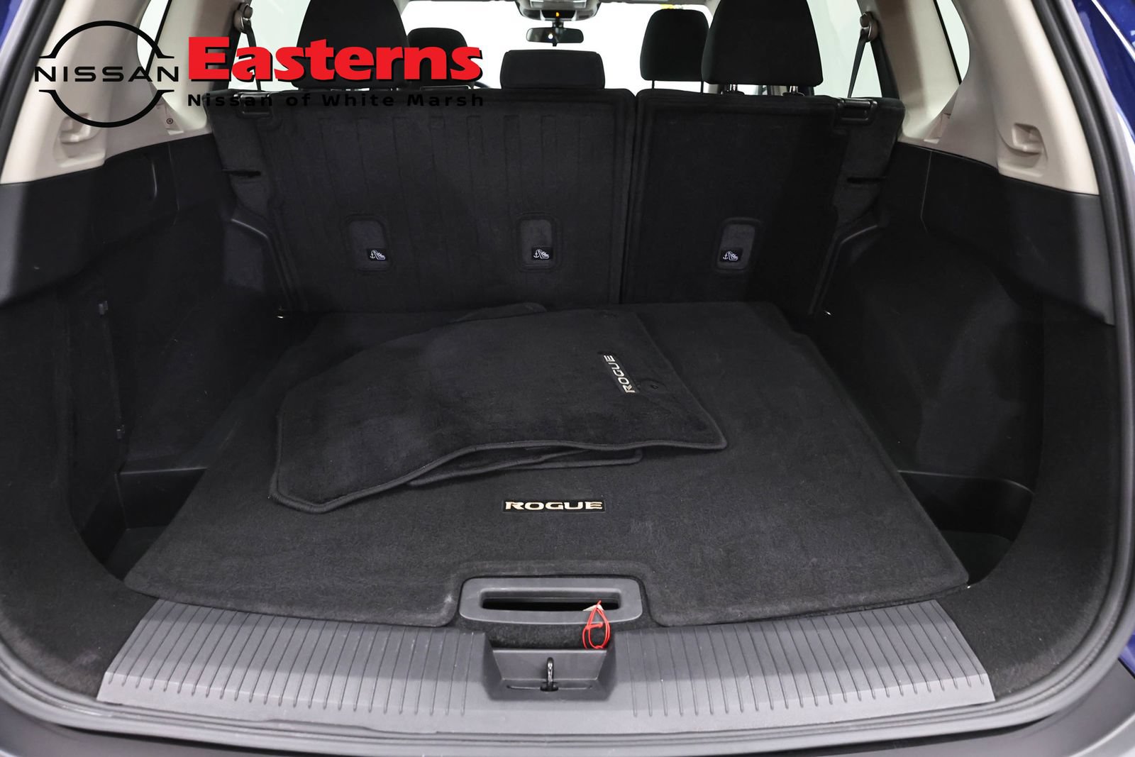 Used 2023 Nissan Rogue S AWD/4WD image 9