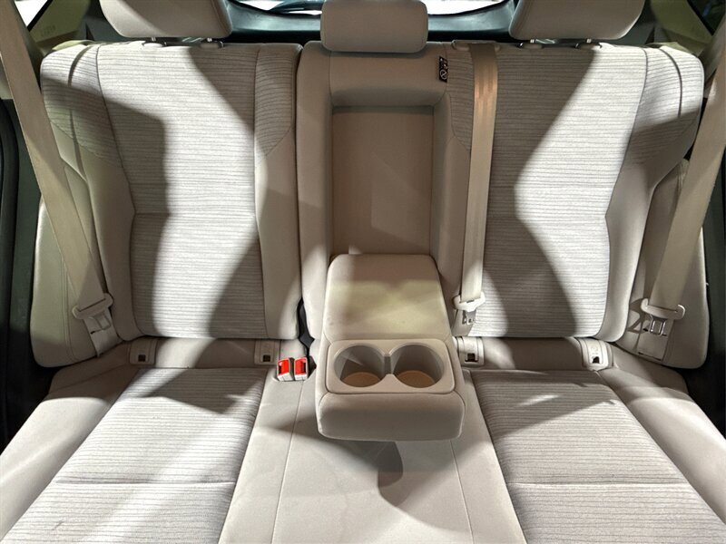 Used 2023 Nissan Rogue SV image 59