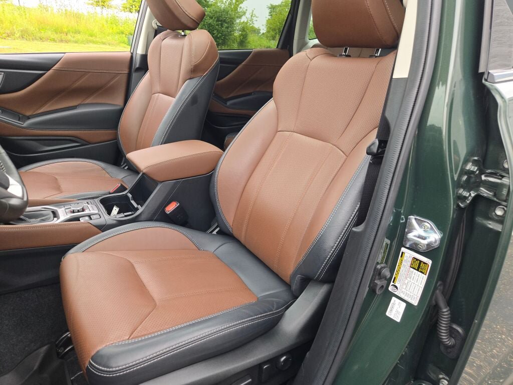 Used 2024 Subaru Forester Touring w/ Pop Package 2 AWD/4WD image 28