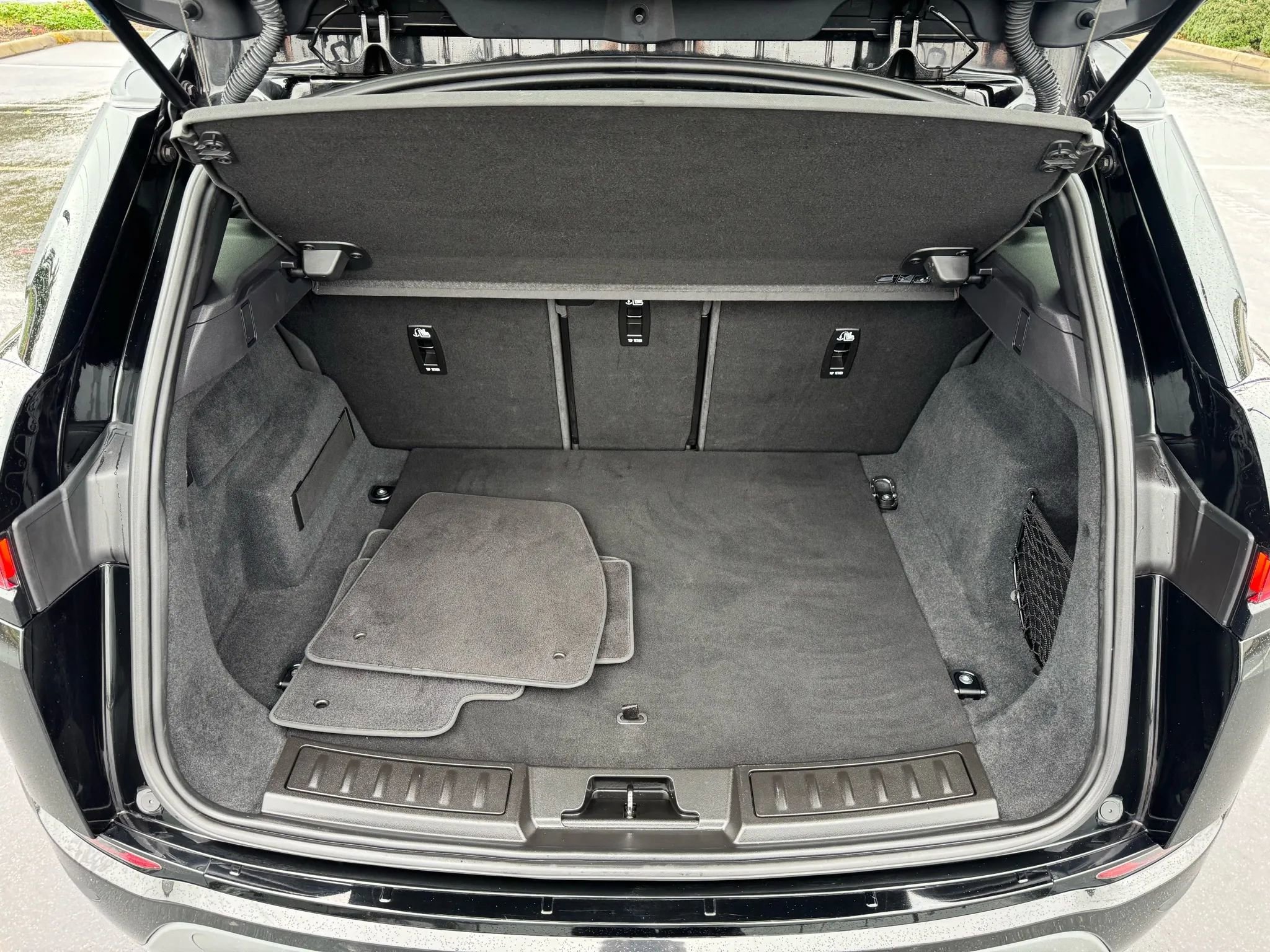 Used 2020 Land Rover Range Rover Evoque S image 28