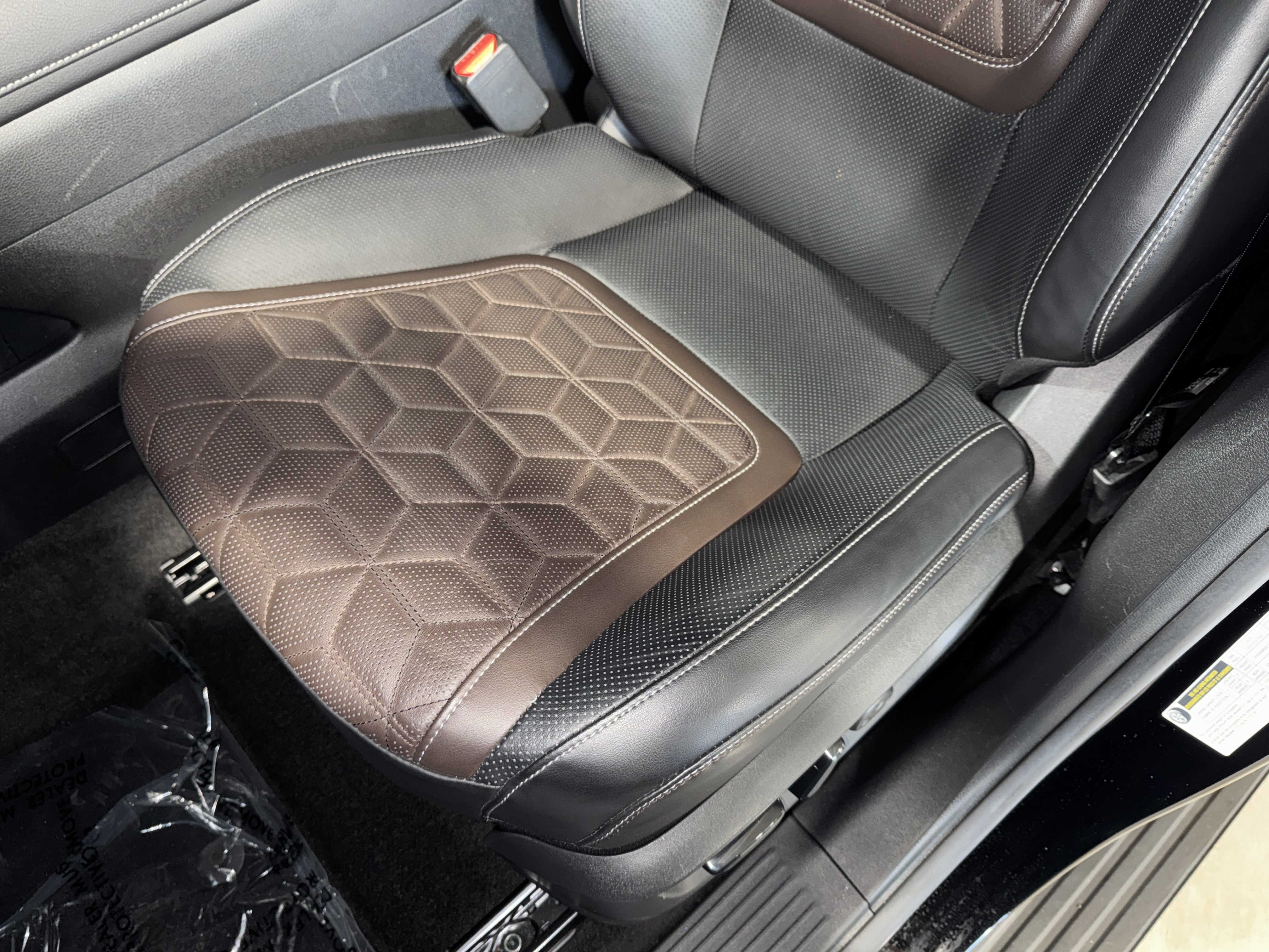Used 2025 Nissan Armada Platinum Reserve RWD image 37