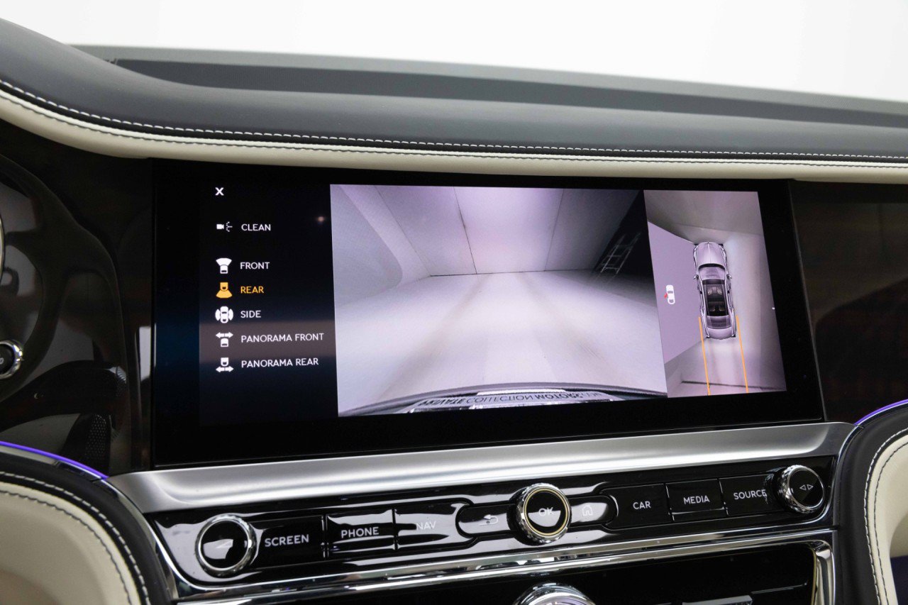 Used 2024 Bentley Flying Spur Azure AWD/4WD image 32