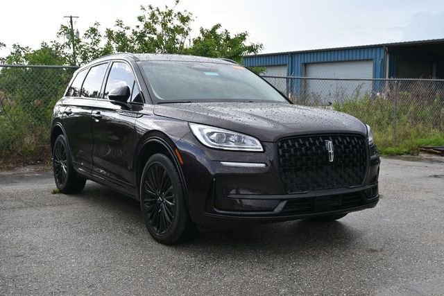 Used 2023 Lincoln Corsair Reserve w/ Equipment Group 201A FWD image 2