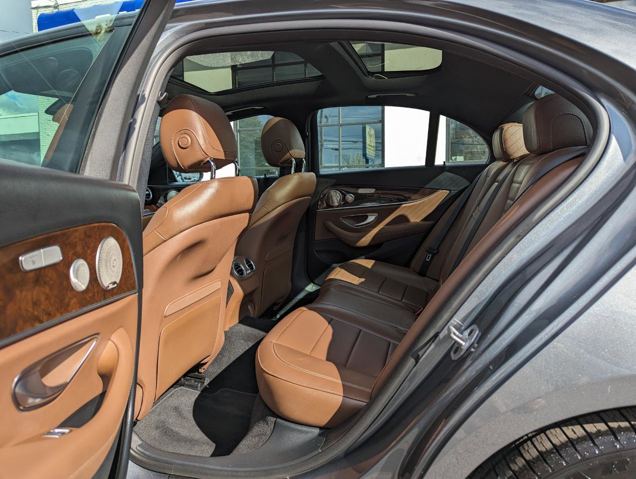 Used 2022 Mercedes-Benz E 350 4MATIC Sedan image 41