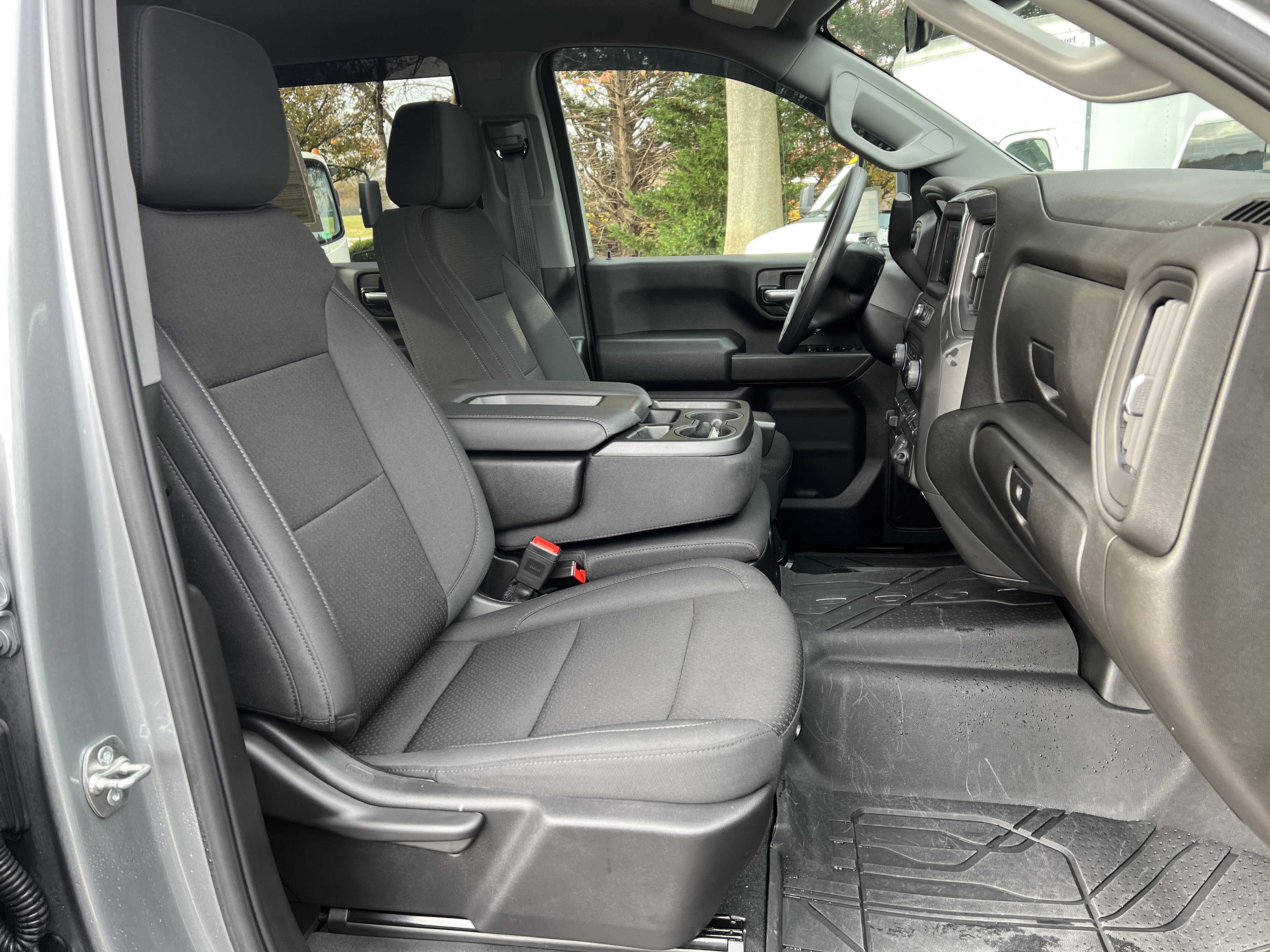 Certified 2025 Chevrolet Silverado 2500 Custom image 32