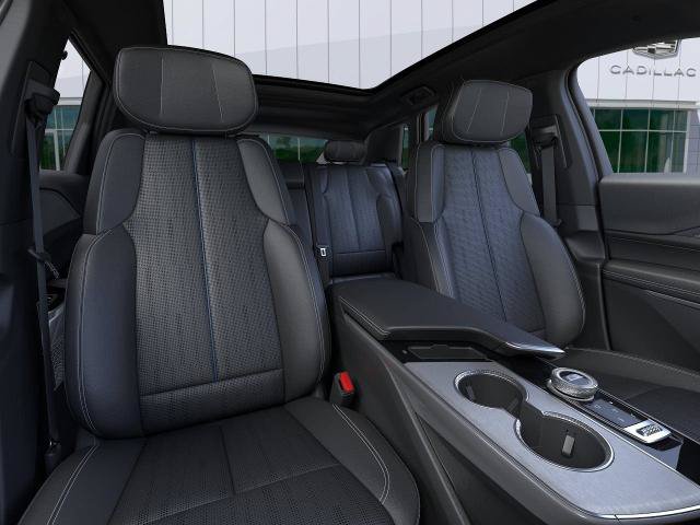 New 2027 Cadillac Lyriq Luxury w/ LPO, Floor Liner Package AWD/4WD image 16