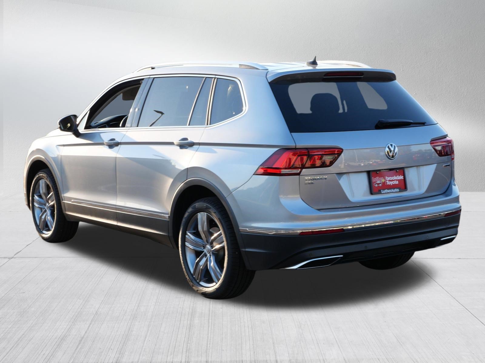 Used 2021 Volkswagen Tiguan SEL w/ 2-Row Tiguan MDO Package AWD/4WD image 5