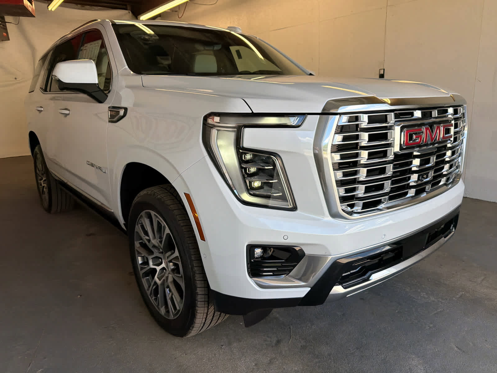 New 2026 GMC Yukon Denali w/ Denali Reserve Package AWD/4WD image 4