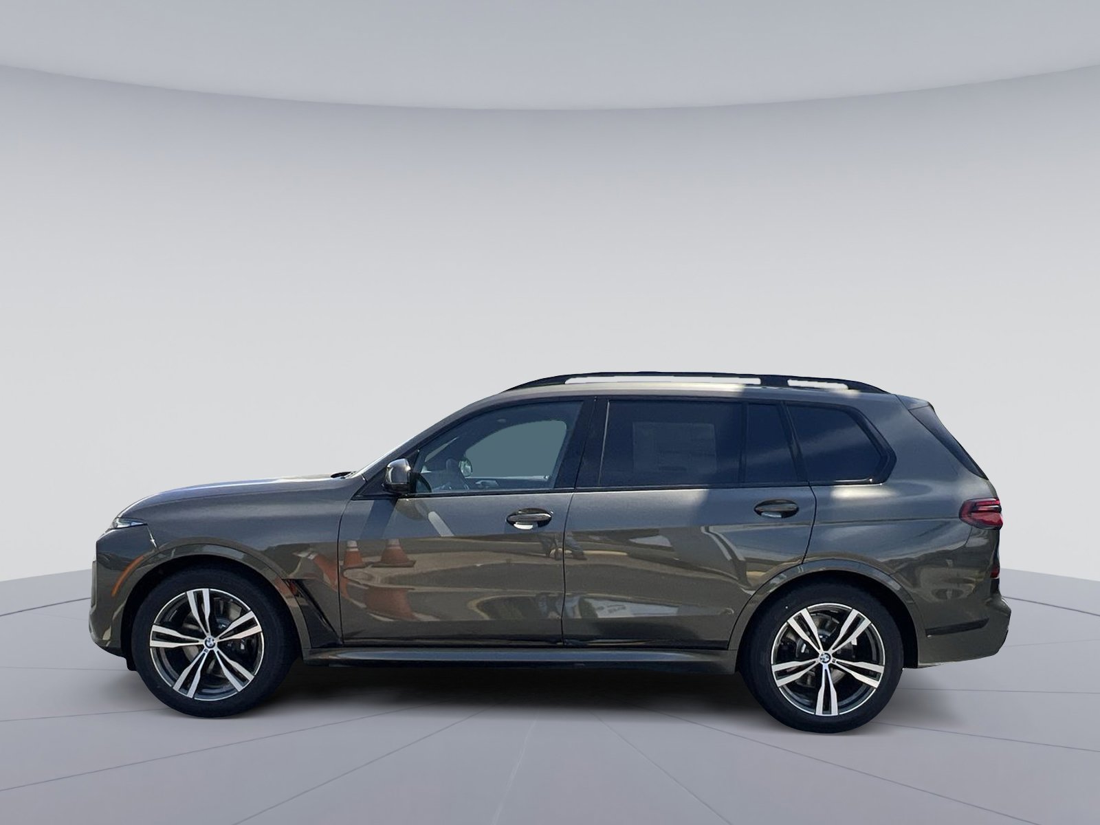 New 2027 BMW X7 xDrive40i w/ M Sport Package AWD/4WD image 2