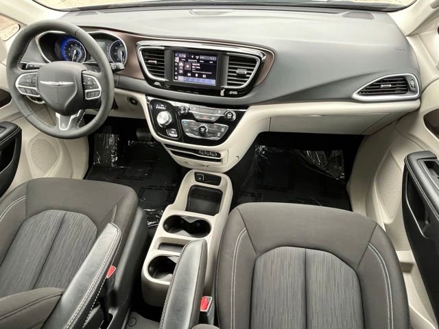 Used 2024 Chrysler Voyager LX FWD image 30