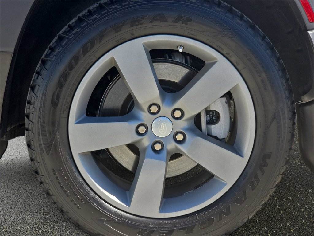 Certified 2021 Land Rover Defender 110 X-Dynamic HSE image 35