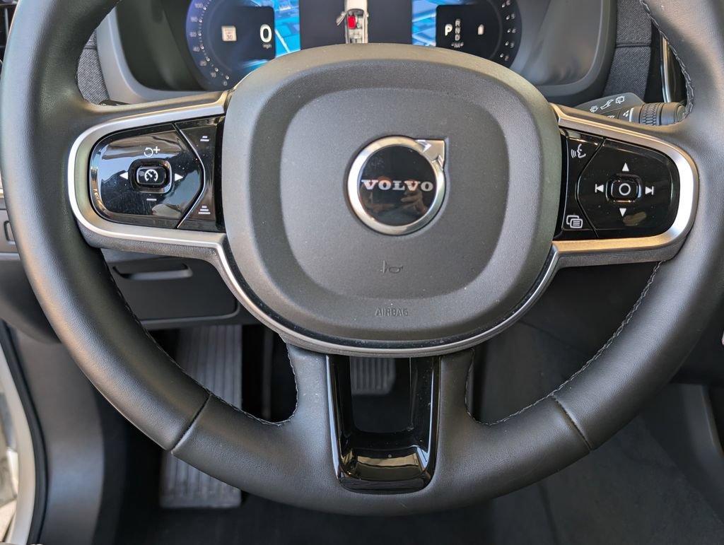 Used 2025 Volvo XC90 B6 Plus AWD/4WD image 5