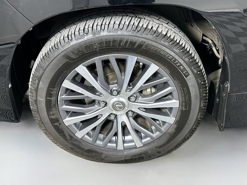 Used 2018 Lexus LX 570 4WD image 32