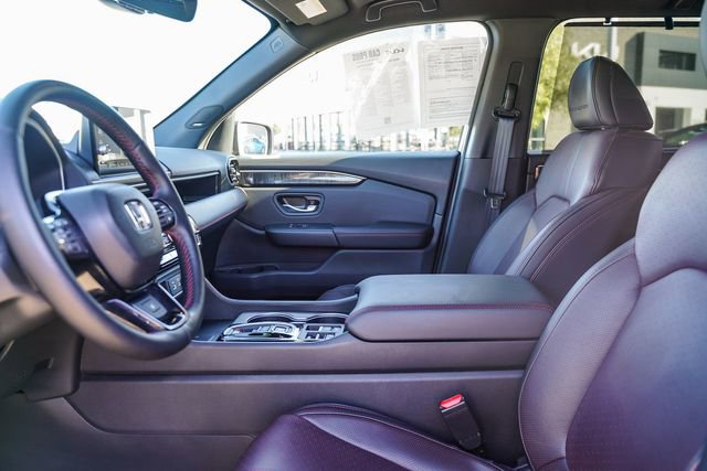 Used 2025 Honda Pilot Black Edition image 18