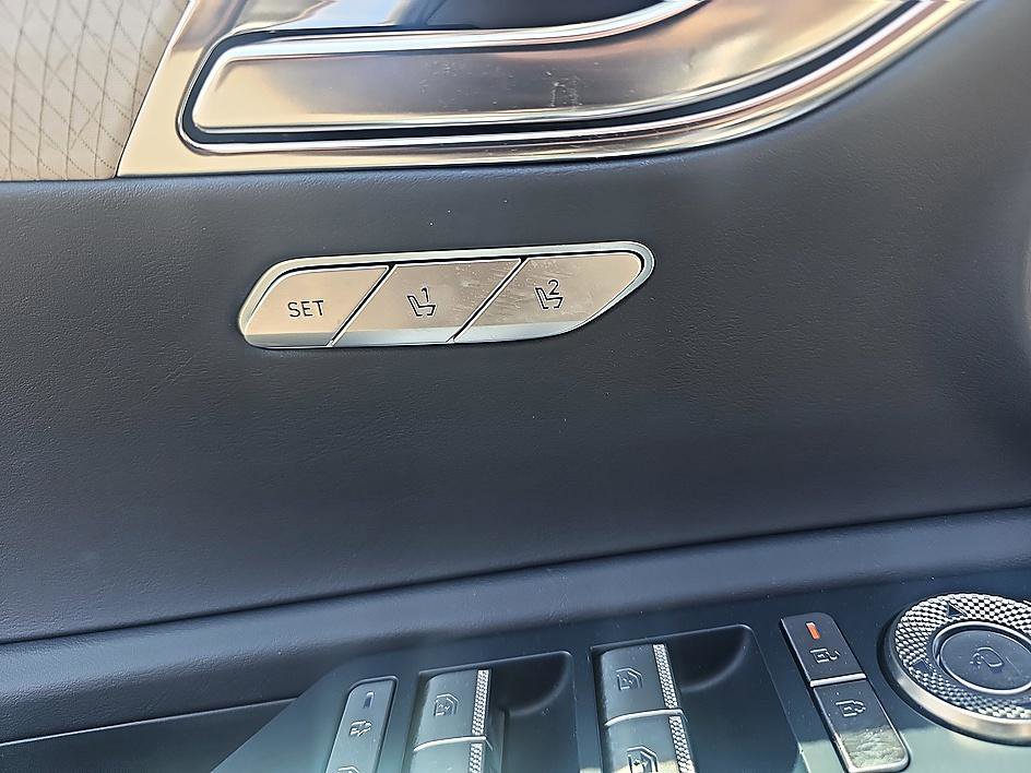 Used 2025 Genesis GV80 3.5T Prestige image 11