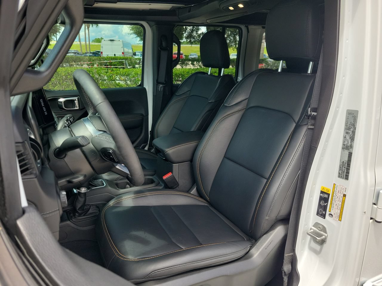 Used 2025 Jeep Wrangler Unlimited Sahara AWD/4WD image 14