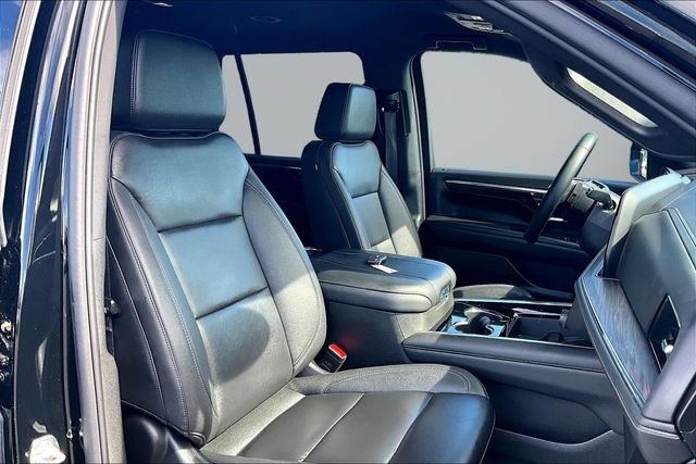 Used 2025 Chevrolet Tahoe LT AWD/4WD image 7