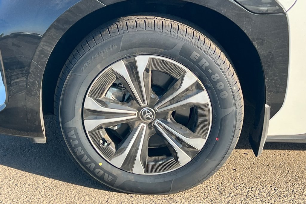 Certified 2025 Toyota bZ4X FWD image 5