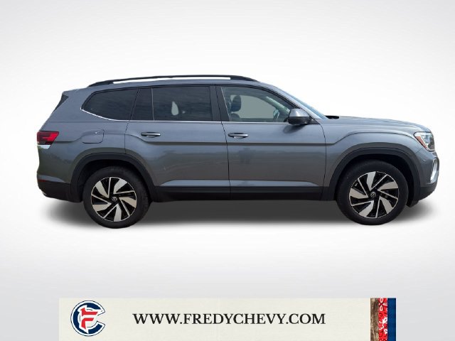 Used 2024 Volkswagen Atlas SE AWD/4WD image 4