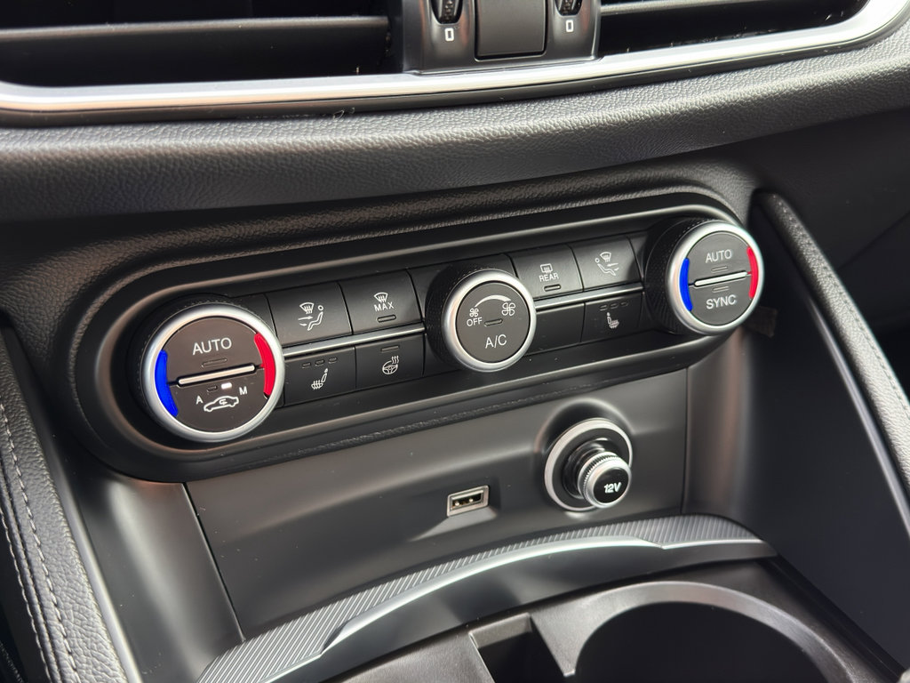 Used 2024 Alfa Romeo Stelvio Ti image 22