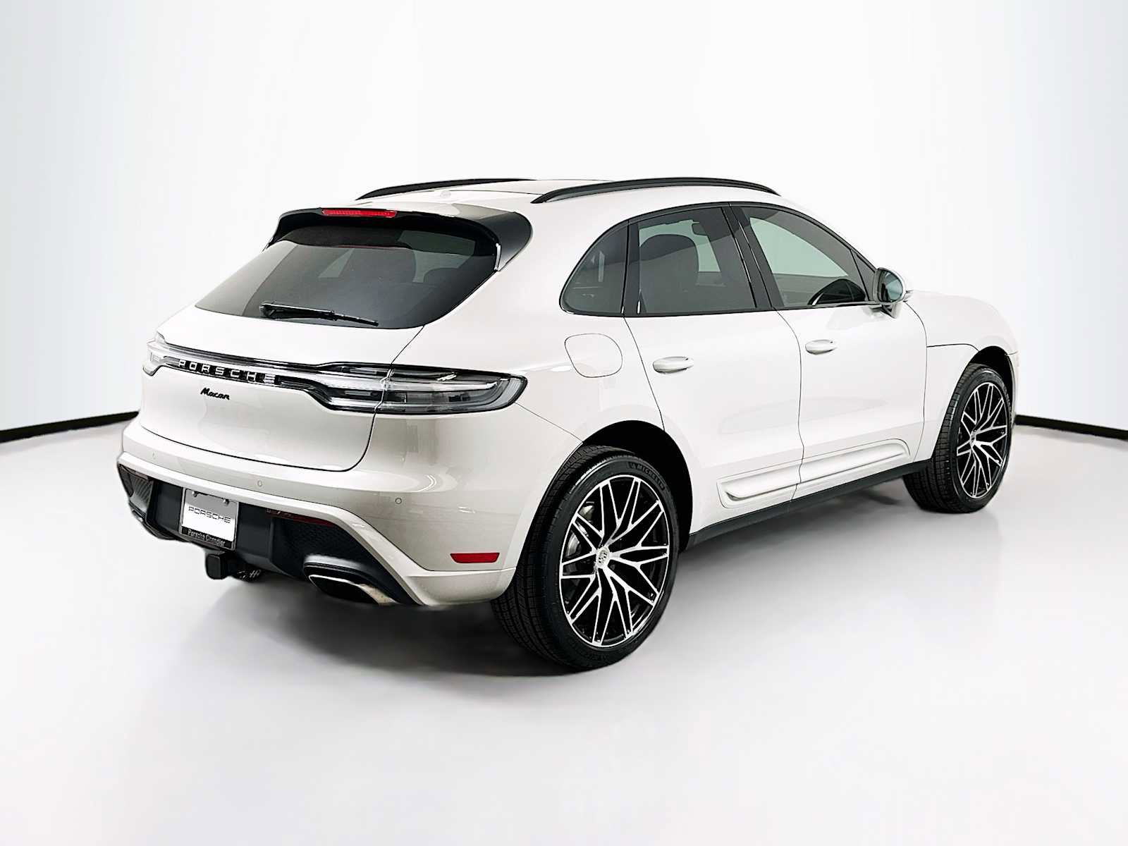 New 2025 Porsche Macan image 9