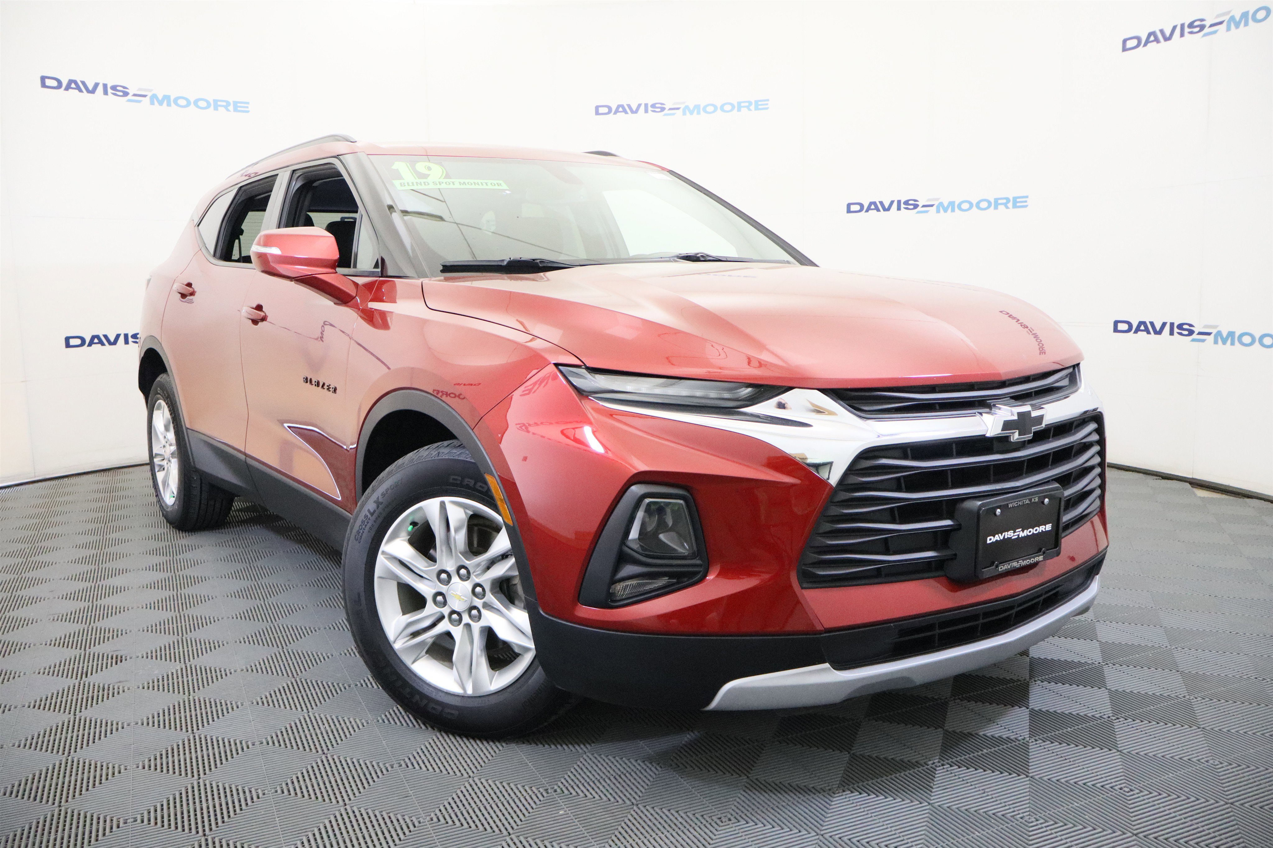 Used 2019 Chevrolet Blazer LT image 2