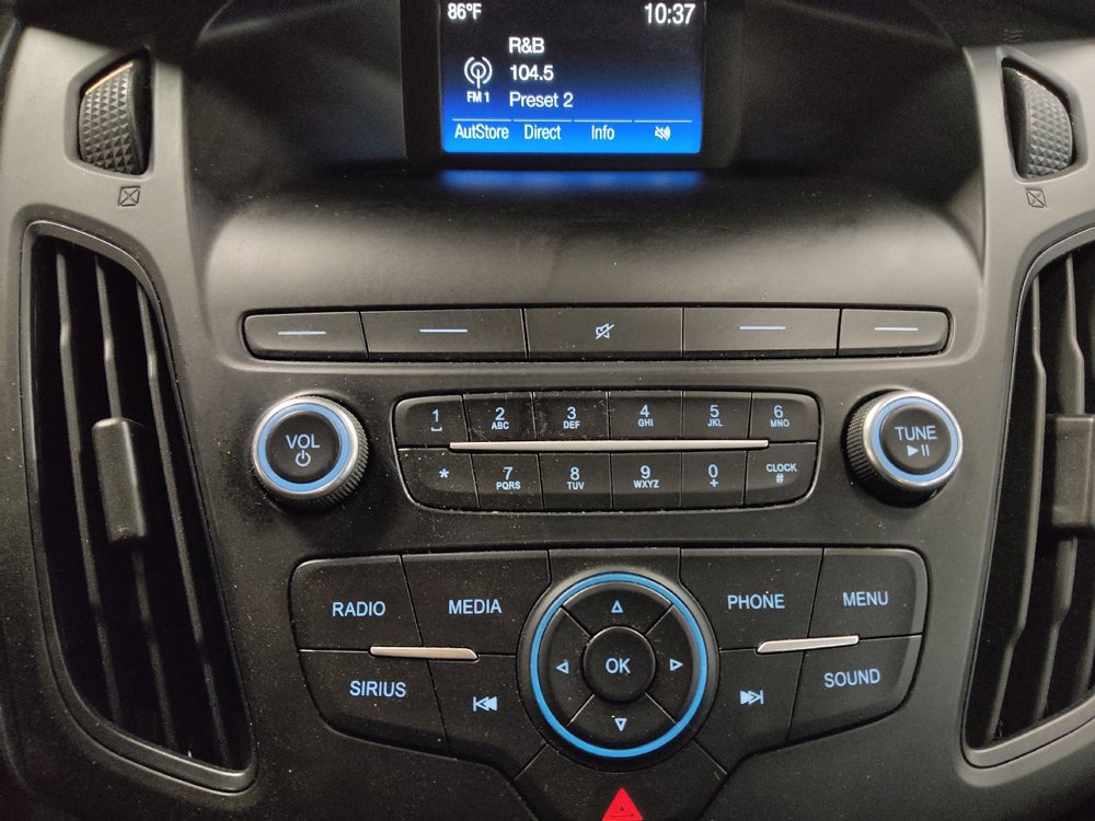 Used 2018 Ford Focus SE FWD image 25