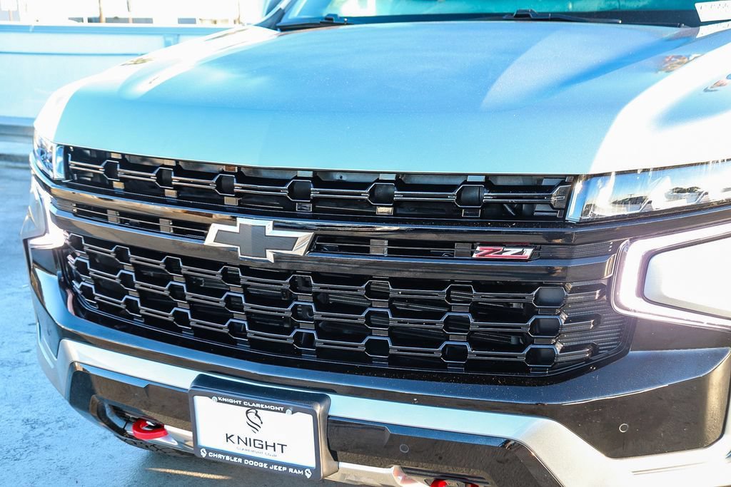 Used 2023 Chevrolet Suburban Z71 AWD/4WD image 6