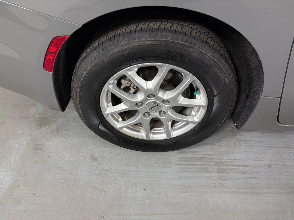 Used 2022 Chrysler Pacifica Touring-L image 11