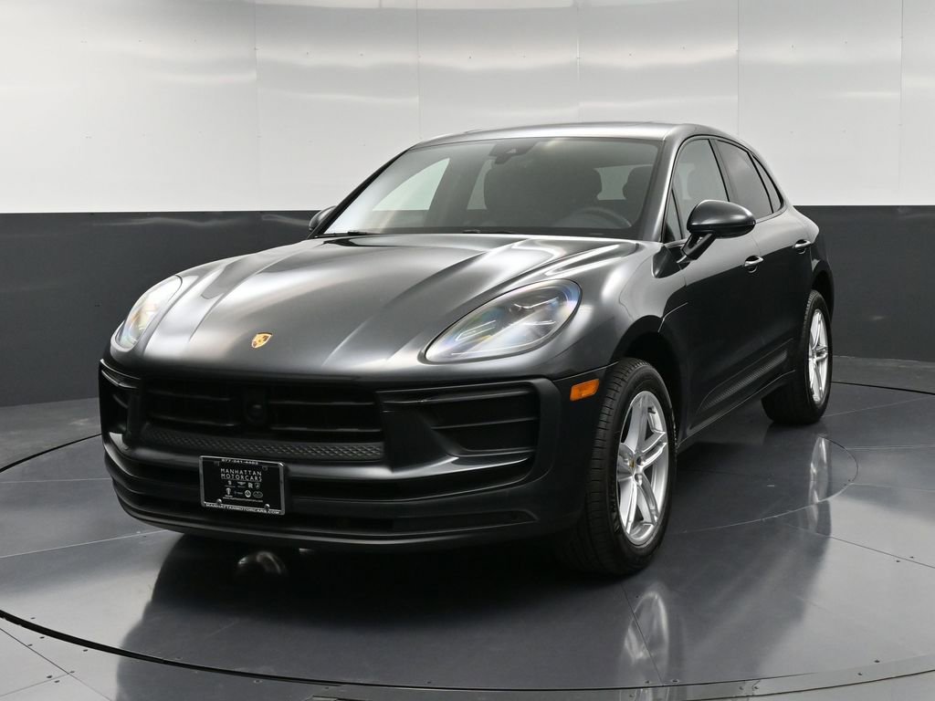 Certified 2025 Porsche Macan image 6
