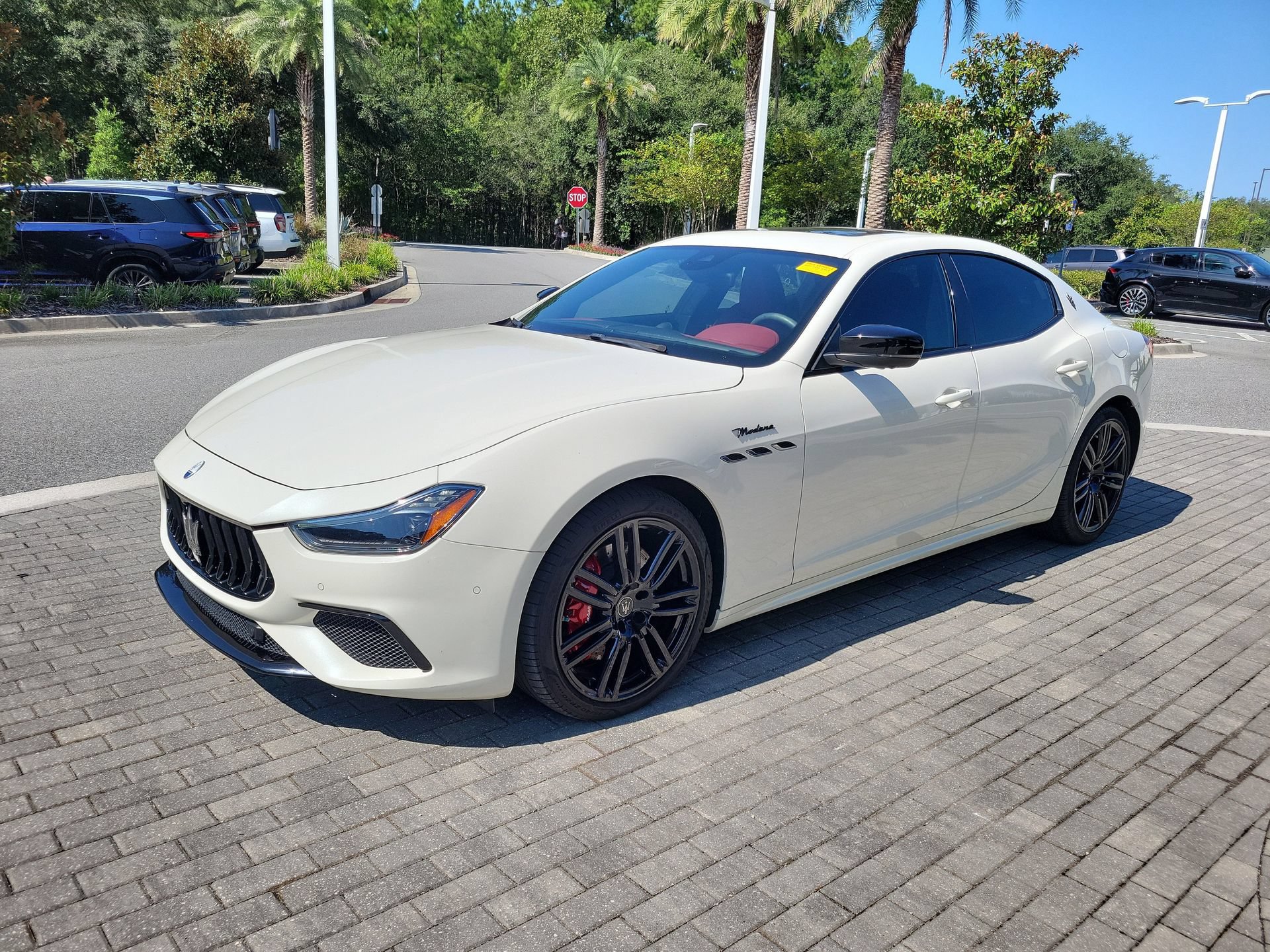 Used 2022 Maserati Ghibli Modena RWD image 2