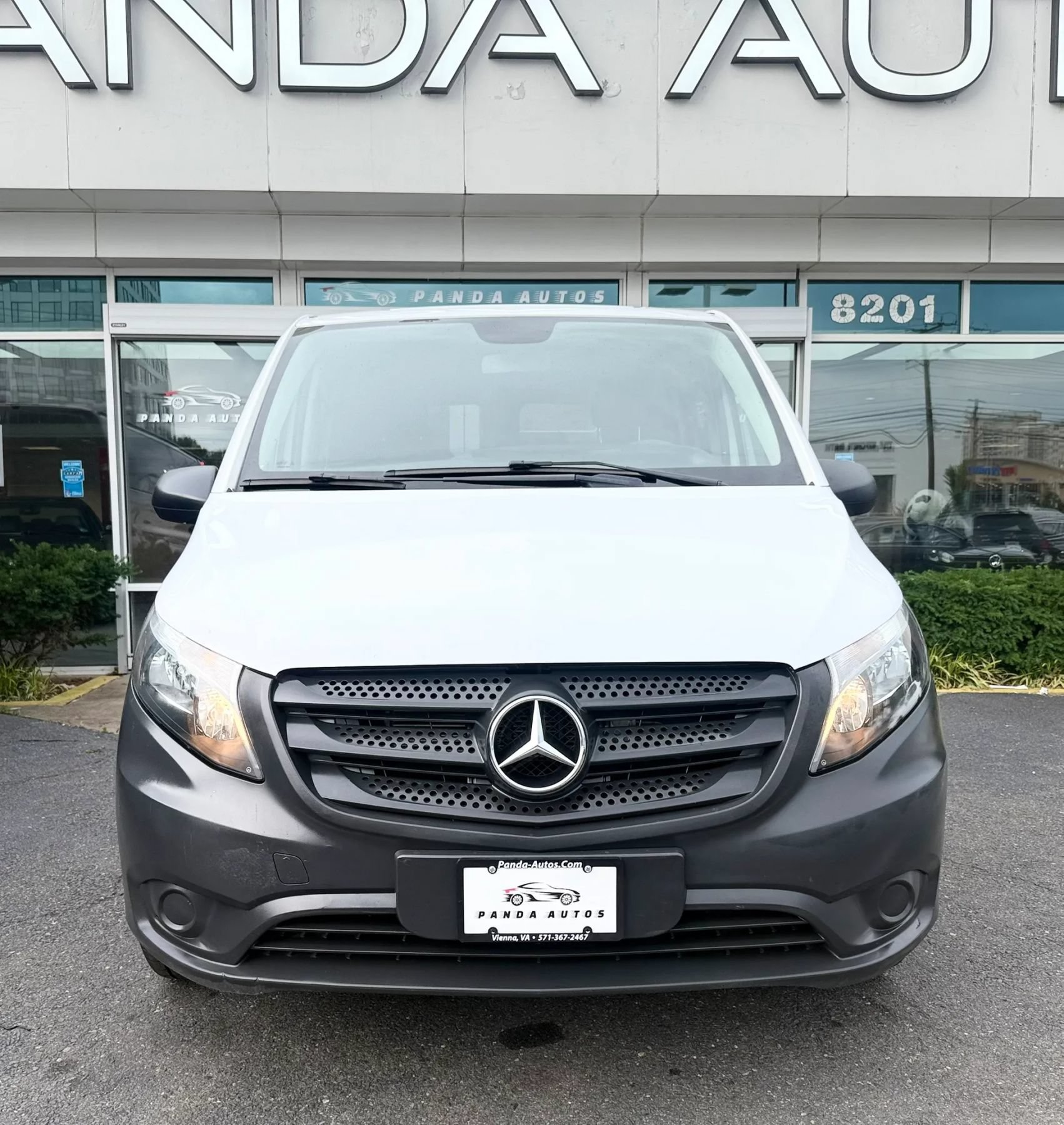 Used 2017 Mercedes-Benz Metris image 2