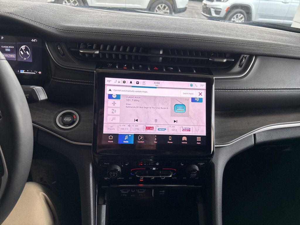 Used 2023 Jeep Grand Cherokee Limited image 14