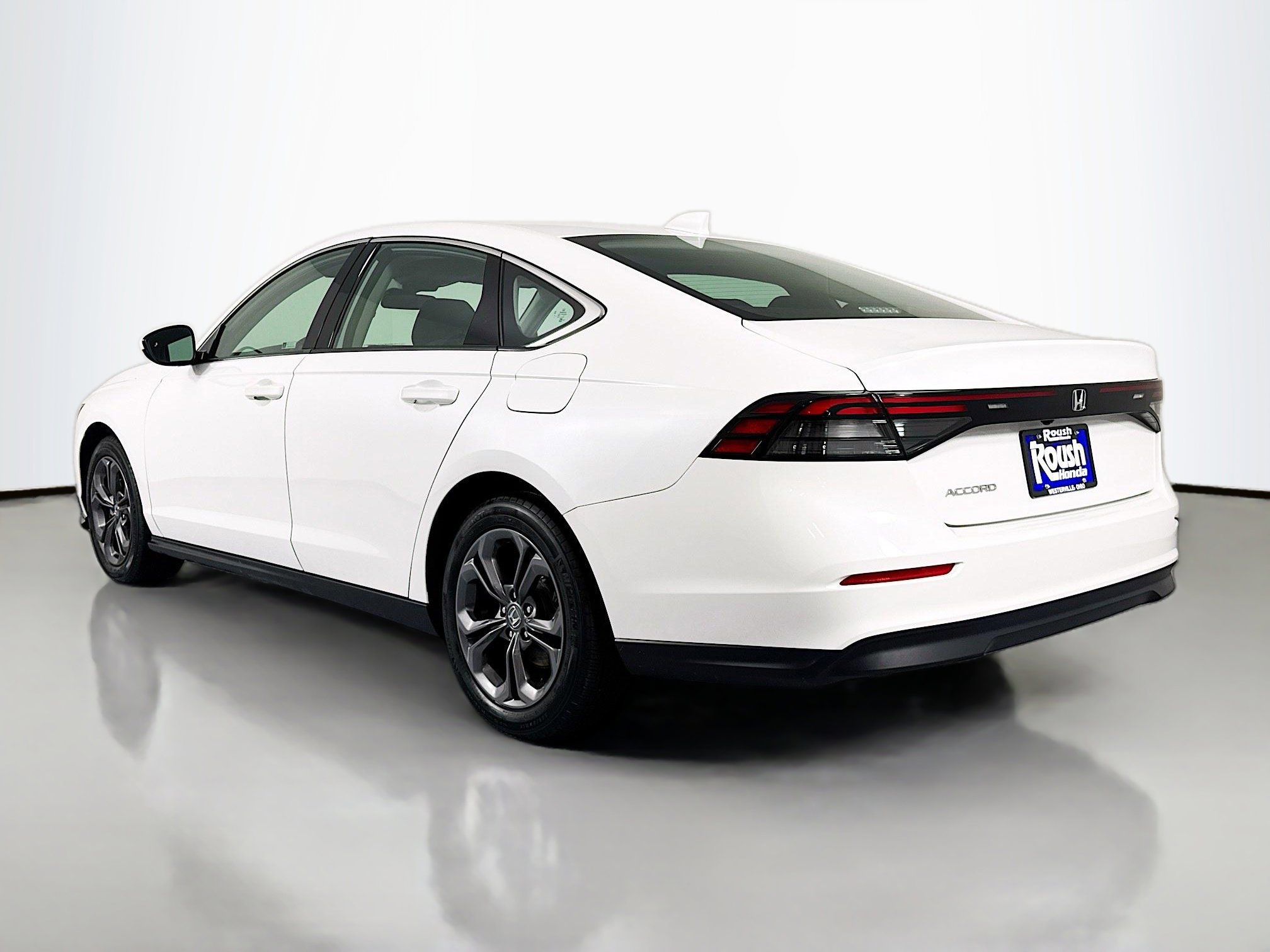 Certified 2023 Honda Accord EX image 7