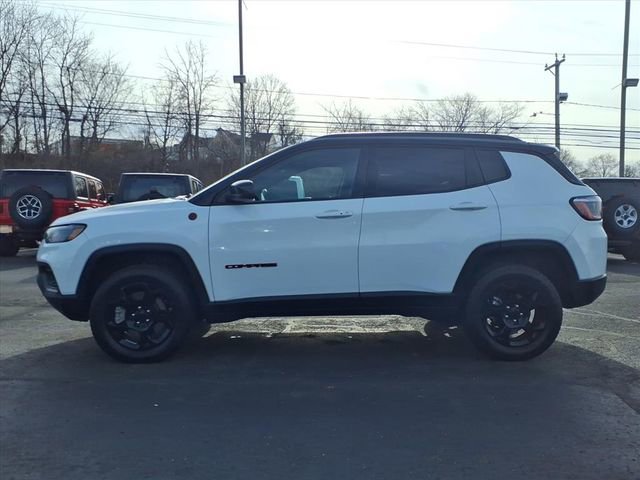Used 2024 Jeep Compass Trailhawk image 6