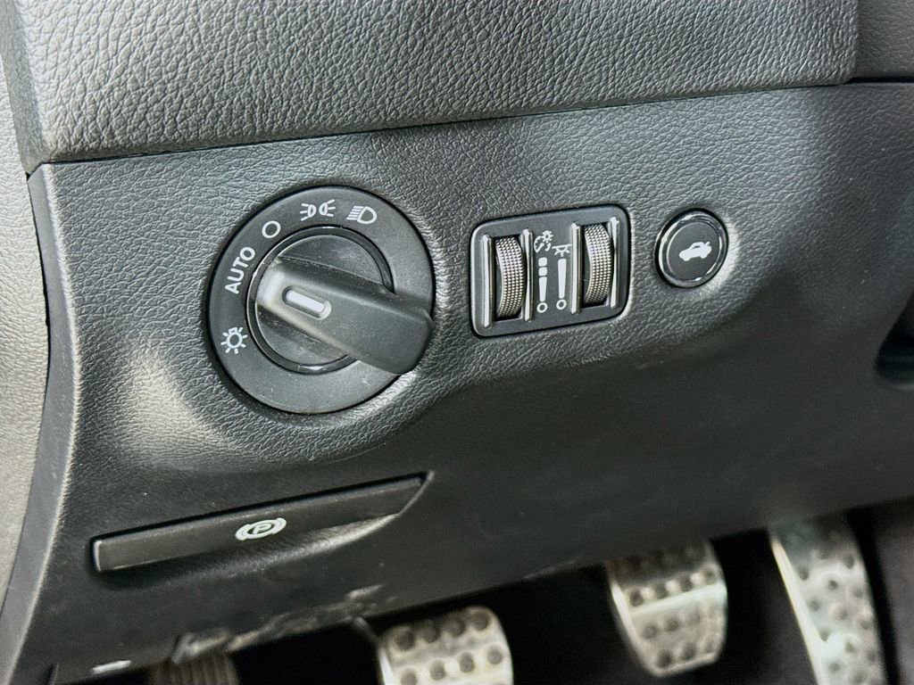 Used 2023 Dodge Challenger R/T w/ T/A Package image 11