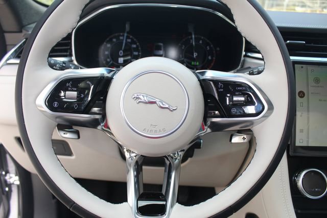 New 2026 Jaguar F-PACE R-Dynamic S image 17