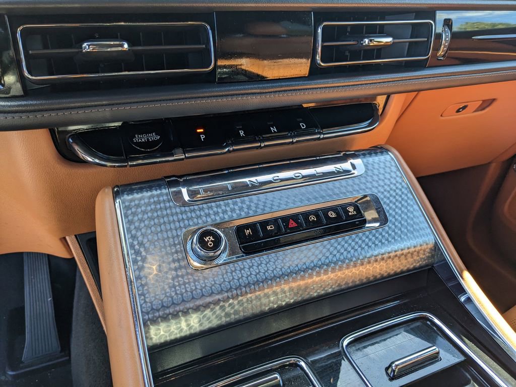 Used 2025 Lincoln Aviator Black Label AWD/4WD image 28