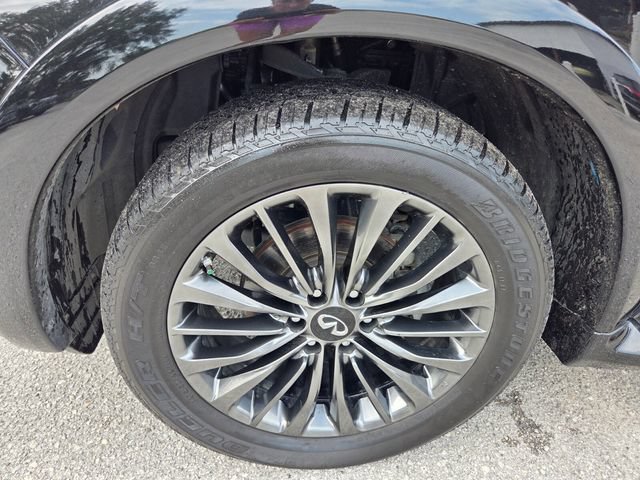 Used 2024 INFINITI QX80 Sensory AWD/4WD image 7