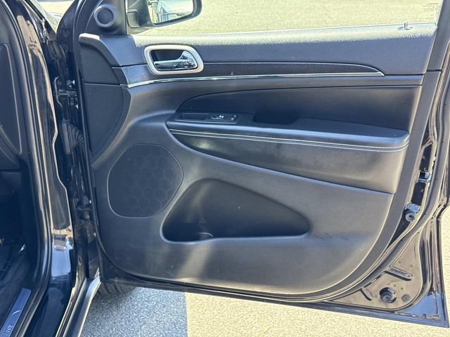 Used 2017 Jeep Grand Cherokee Limited AWD/4WD image 8