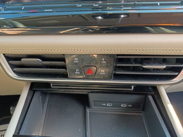 Used 2024 Volkswagen Atlas SE FWD image 4