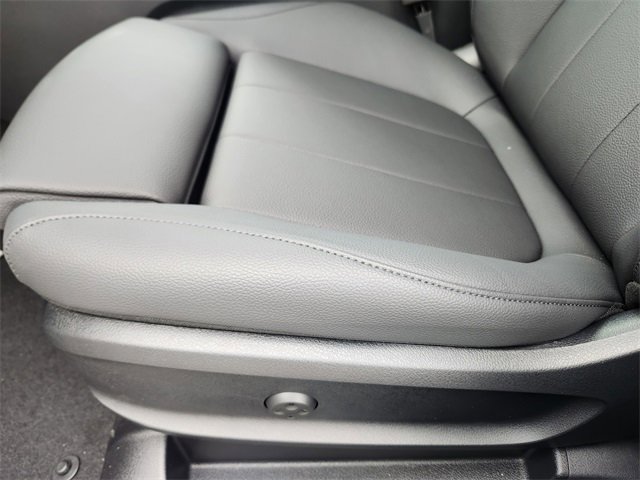 New 2026 Mercedes-Benz GLB 250 4MATIC image 9