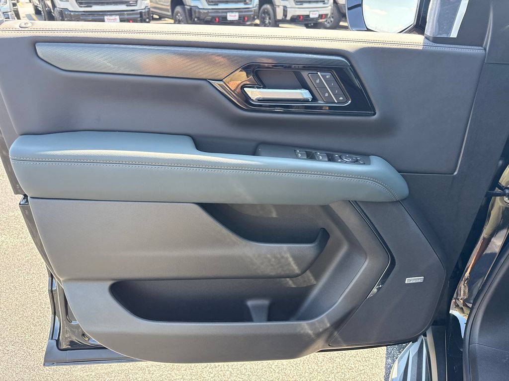 New 2026 GMC Yukon XL AT4 AWD/4WD image 14