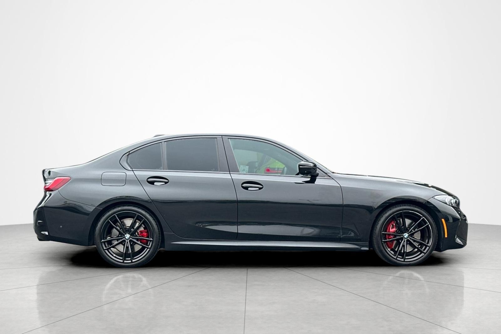 Used 2023 BMW 330i Sedan w/ M Sport Package RWD image 6