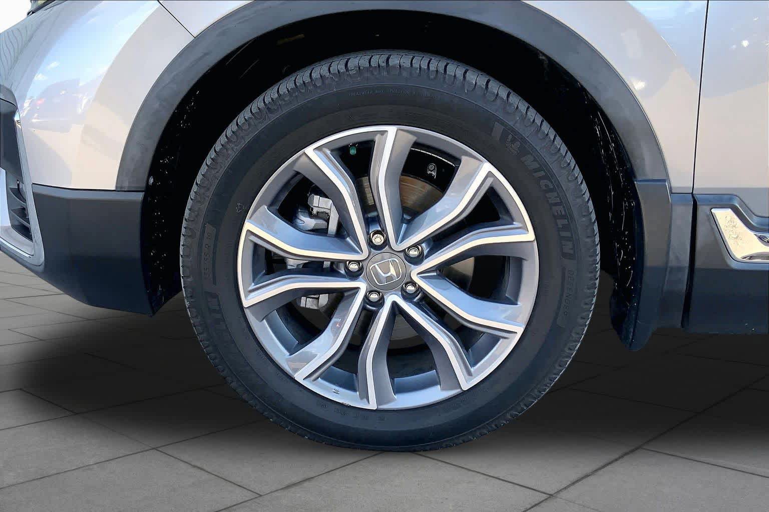 Used 2022 Honda CR-V Touring image 11