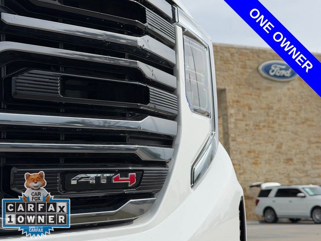 Used 2024 GMC Sierra 1500 AT4 w/ Technology Package AWD/4WD image 4