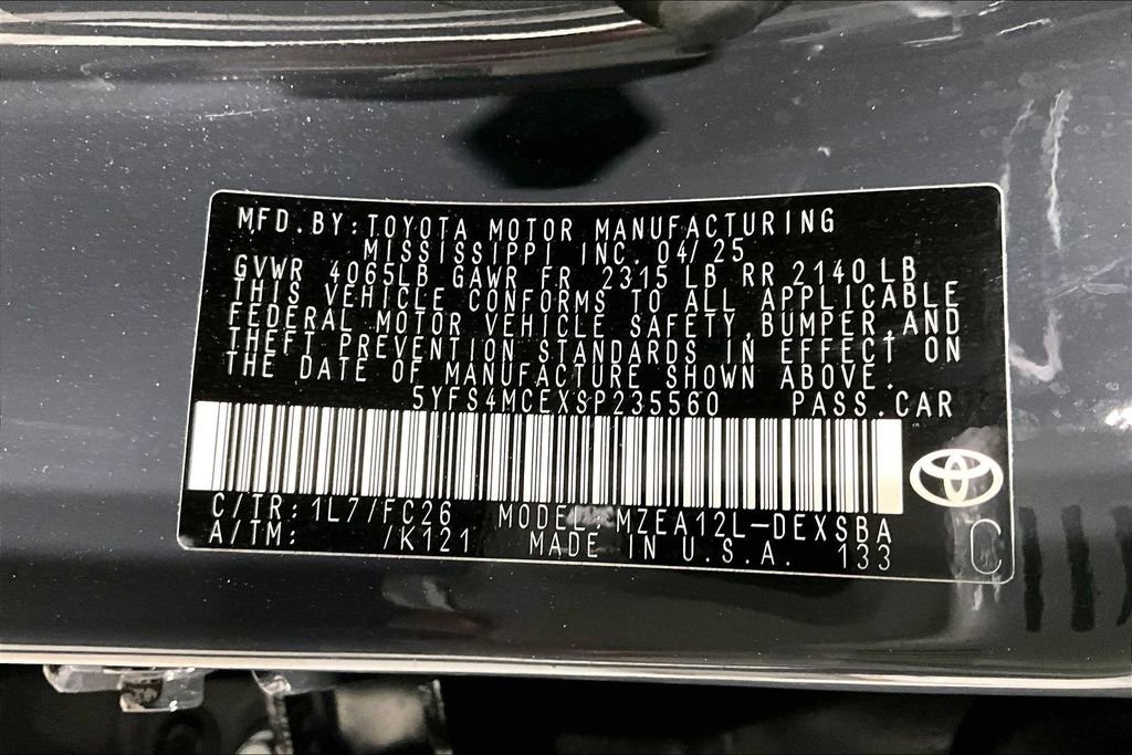 Used 2025 Toyota Corolla SE image 40