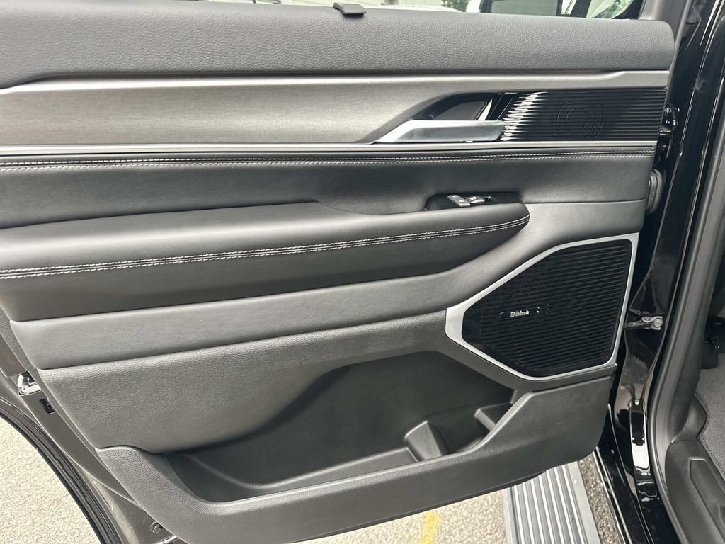New 2026 Jeep Grand Wagoneer Limited AWD/4WD image 19