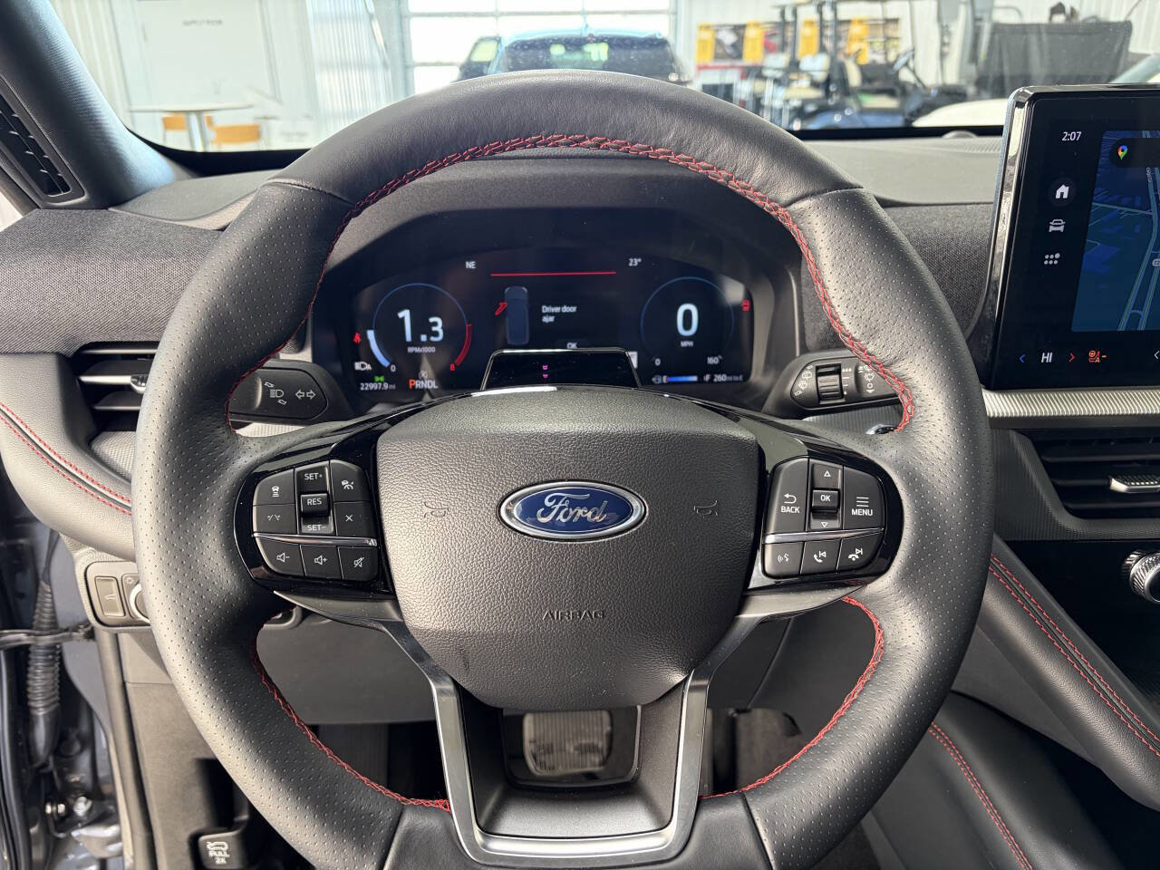 Used 2025 Ford Explorer ST-Line w/ ST-Line Street Pack image 19